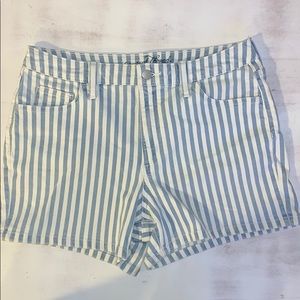 High-Waist Stripe Short